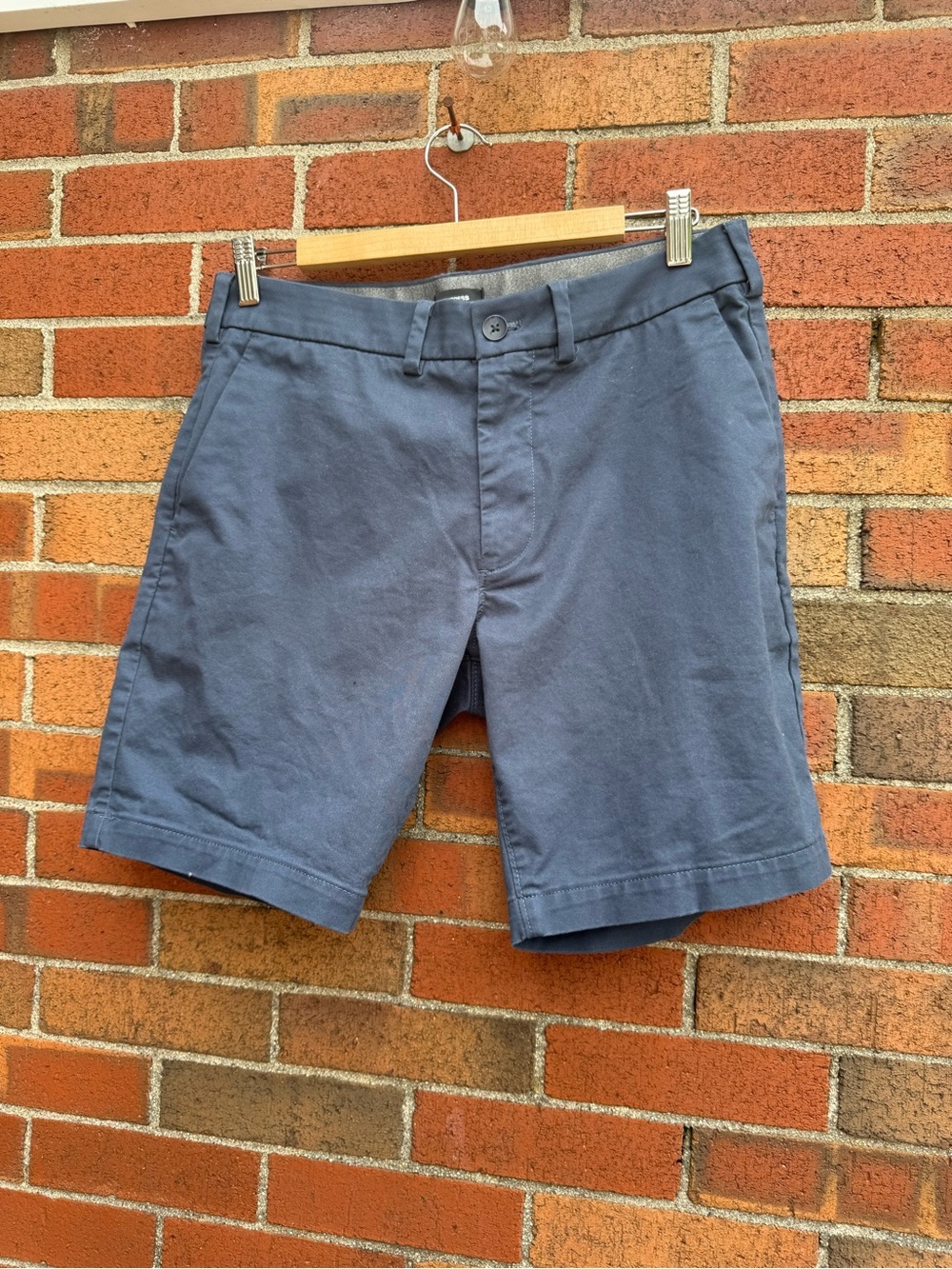Express Slim Fit Chino Shorts Men's Size 30 Blue 8" Inseam Above The Knee